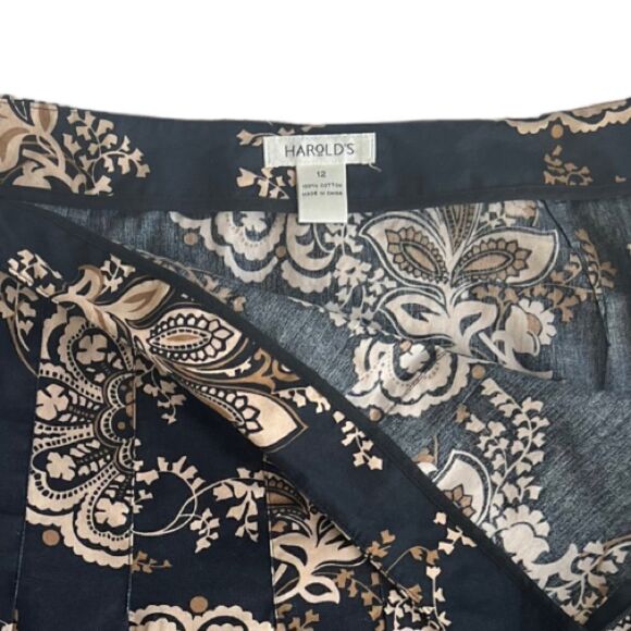Harold's Navy Blue Tan Pleated Floral Pattern A-Line 100% Cotton Sum Skirt sz 12 - Picture 6 of 7